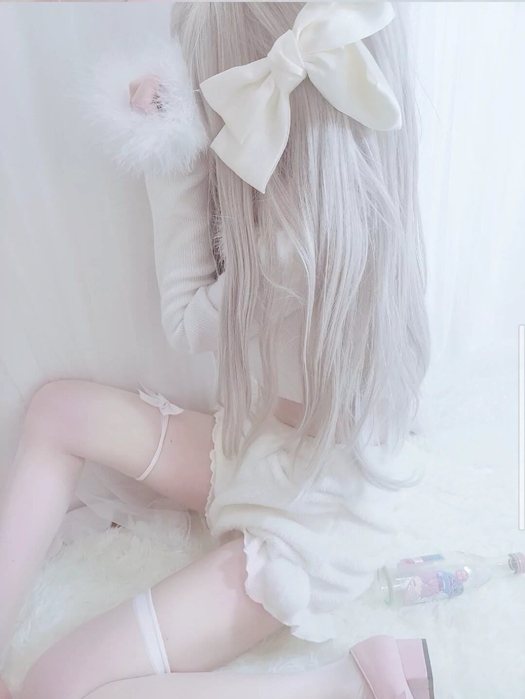 娇嫩的白丝白毛巨乳可爱小娇妻美图插图3