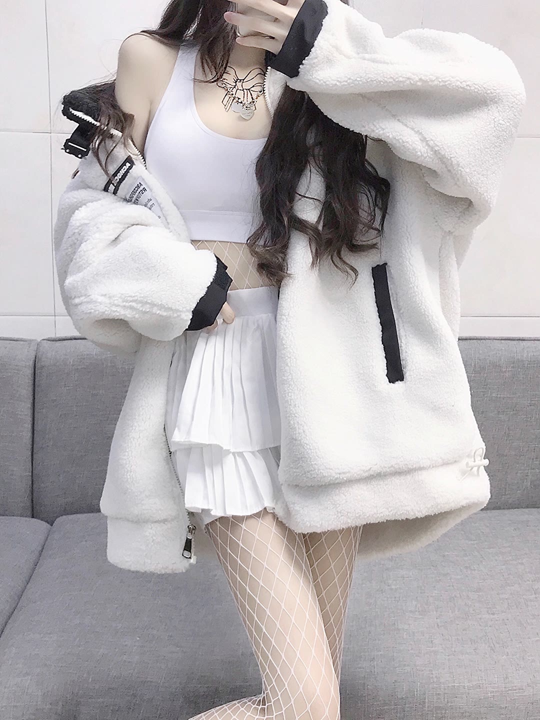 超嫩的超短裙白网袜膝盖粉红小姐姐插图3