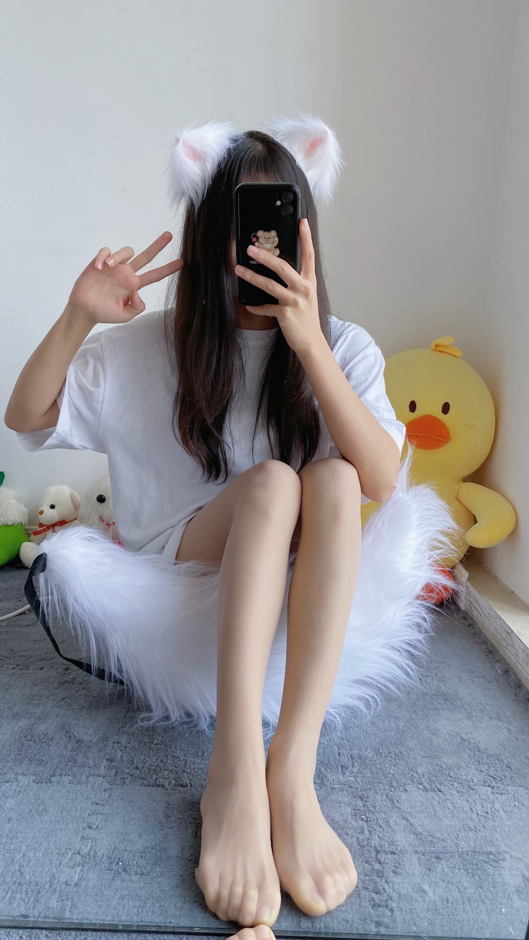 坐在毛毛上的肉丝玉足超嫩小姐姐-源来如此