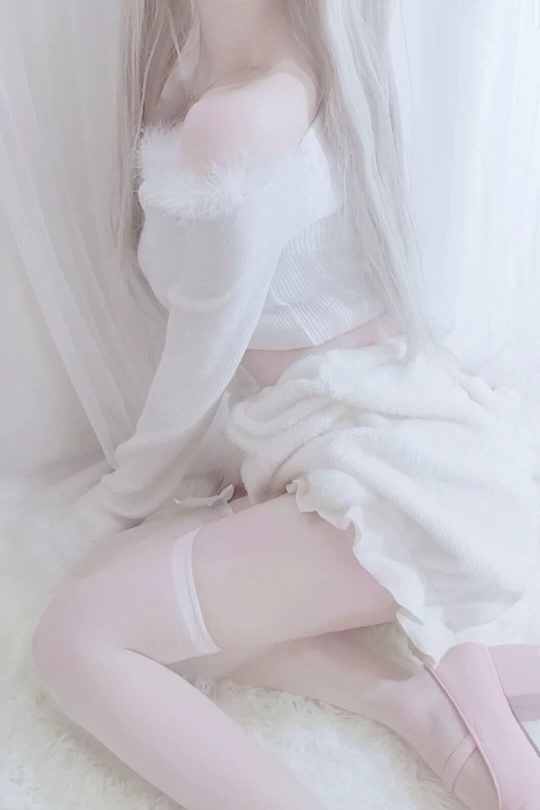 娇嫩的白丝白毛巨乳可爱小娇妻美图插图5