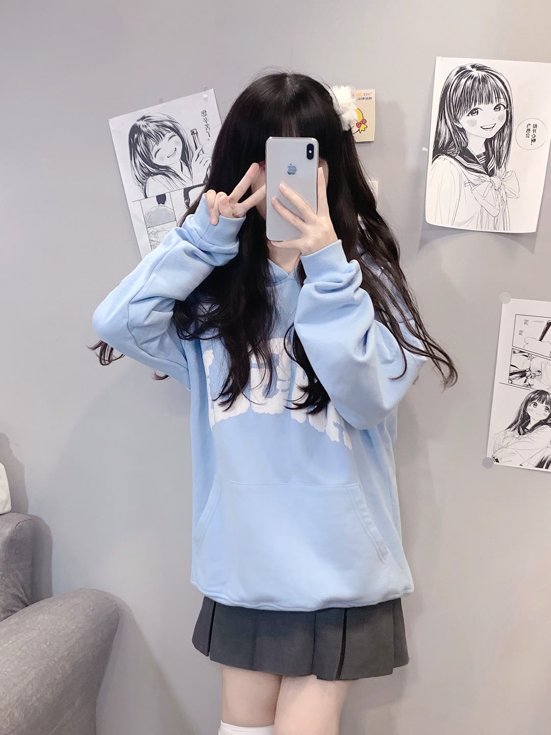 喜欢撸狗狗的白丝超白嫩的小萝莉插图4