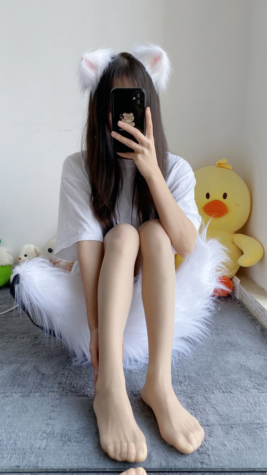 坐在毛毛上的肉丝玉足超嫩小姐姐-源来如此